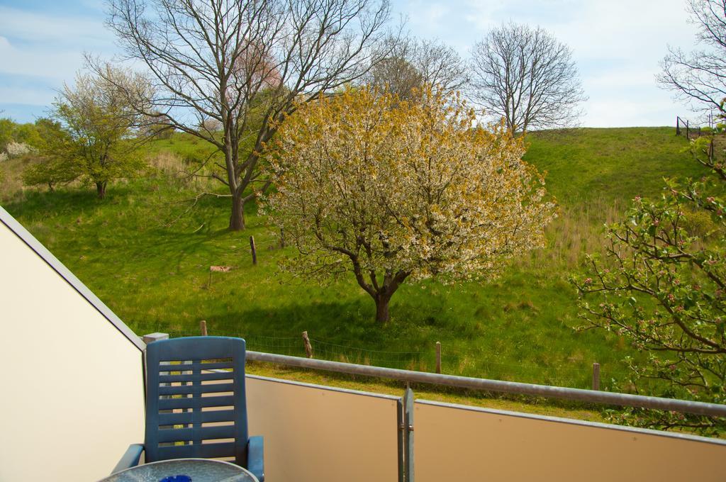 Ferien Unterm Reetdach In Gohren Hotel เกอเรน ภายนอก รูปภาพ