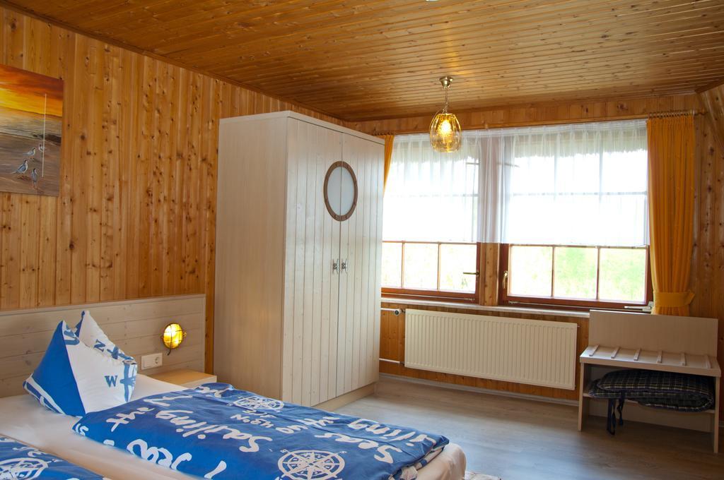 Ferien Unterm Reetdach In Gohren Hotel เกอเรน ภายนอก รูปภาพ