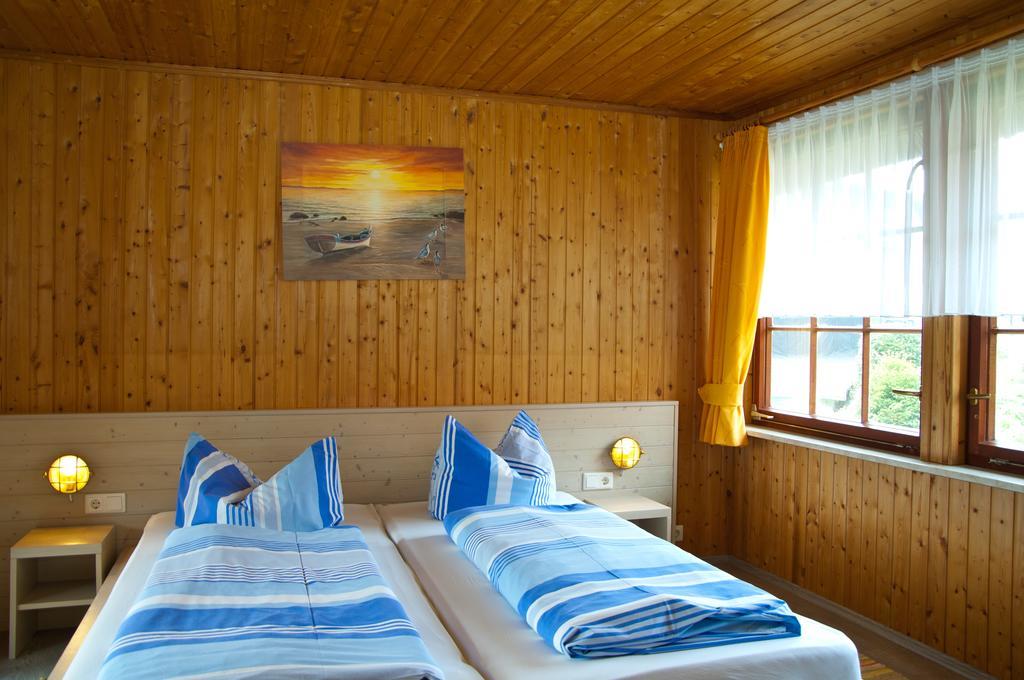 Ferien Unterm Reetdach In Gohren Hotel เกอเรน ภายนอก รูปภาพ