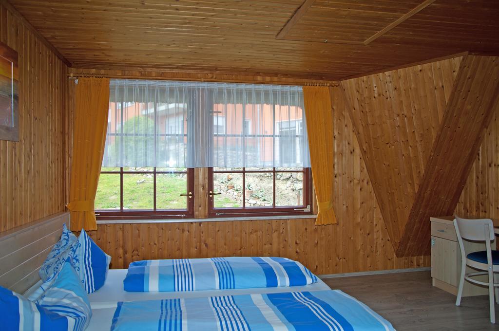 Ferien Unterm Reetdach In Gohren Hotel เกอเรน ภายนอก รูปภาพ