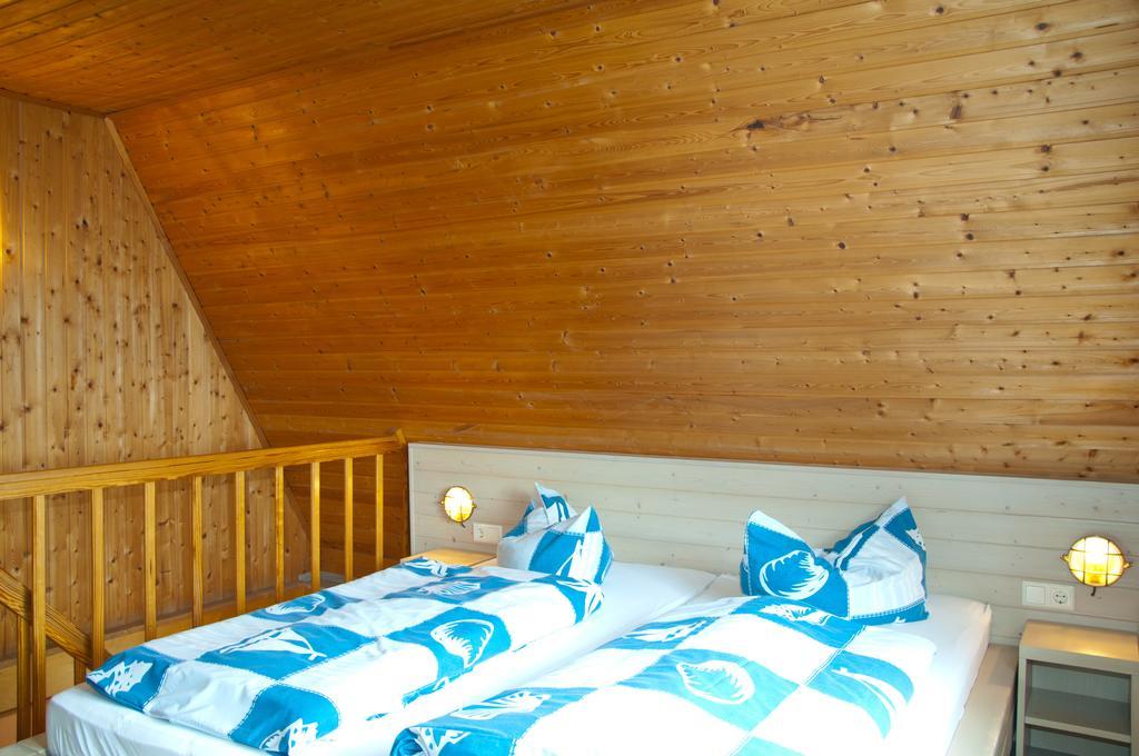 Ferien Unterm Reetdach In Gohren Hotel เกอเรน ภายนอก รูปภาพ
